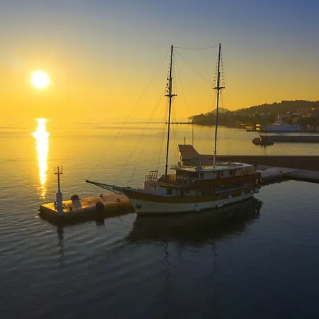 By The Sea Tkon, Pasman - 341 *